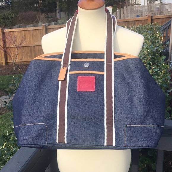 Coach Handbags - Coach Hampton Tote